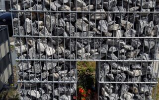 Zaunsysteme Luno – Gabionen – Steine + Blumen